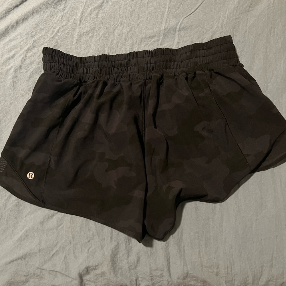 Lululemon hottie hot 4in shorts
